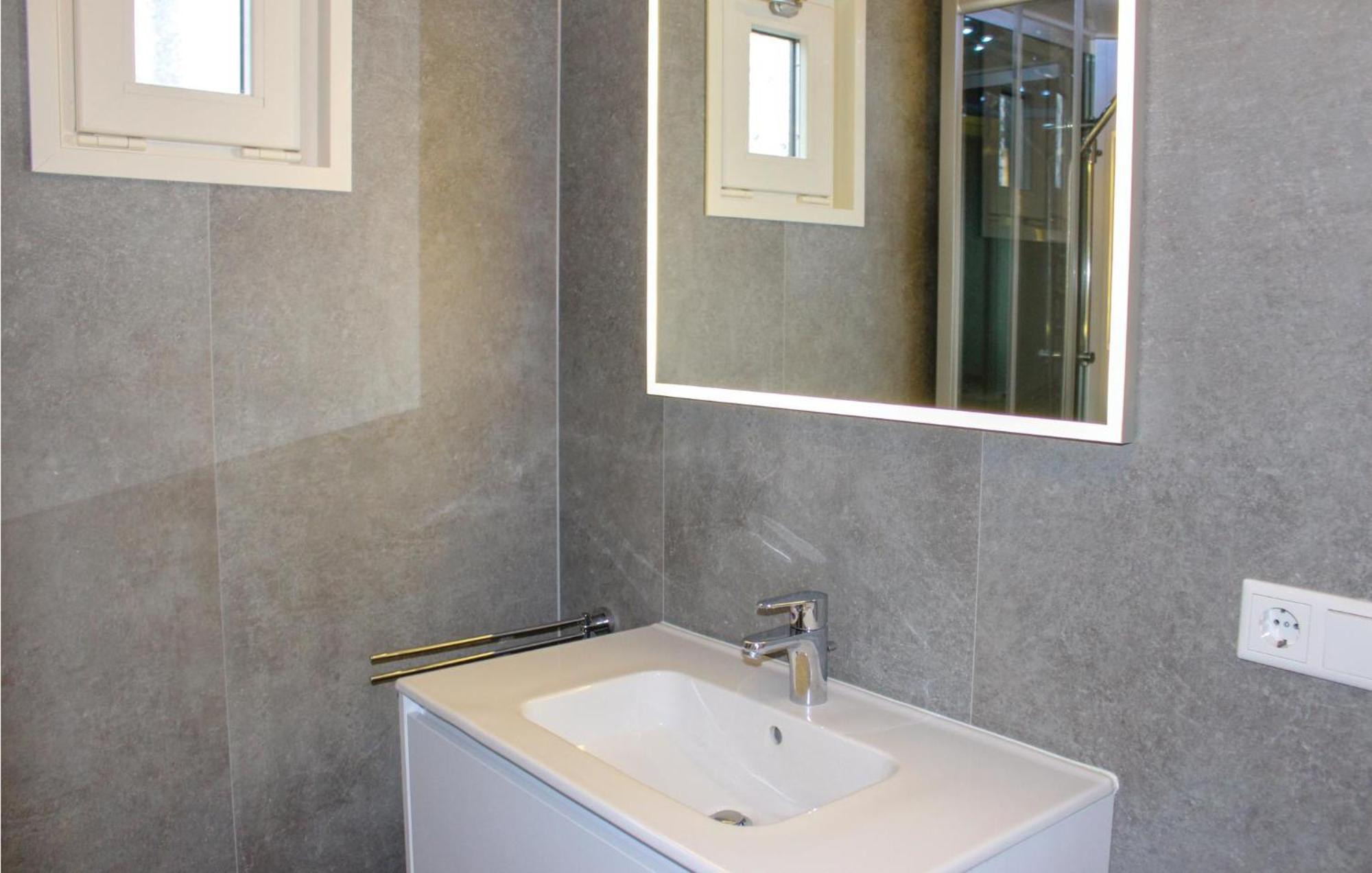 2 Bedroom Awesome Home In Sint-Annaland Exterior foto